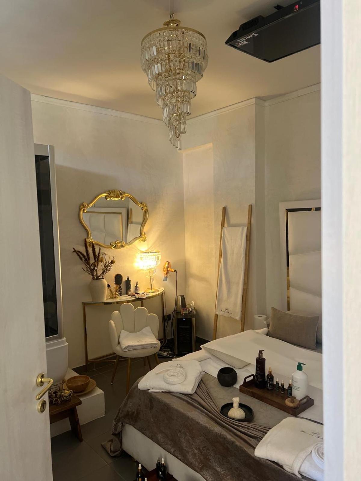 Femme Noir Luxury Spa Experience San Nicola La Strada Exteriör bild